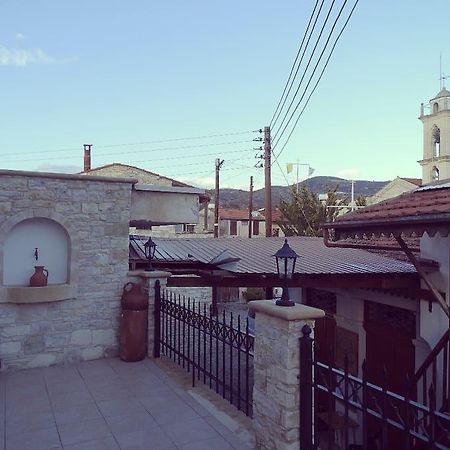 Corner Cottage Lania Esterno foto